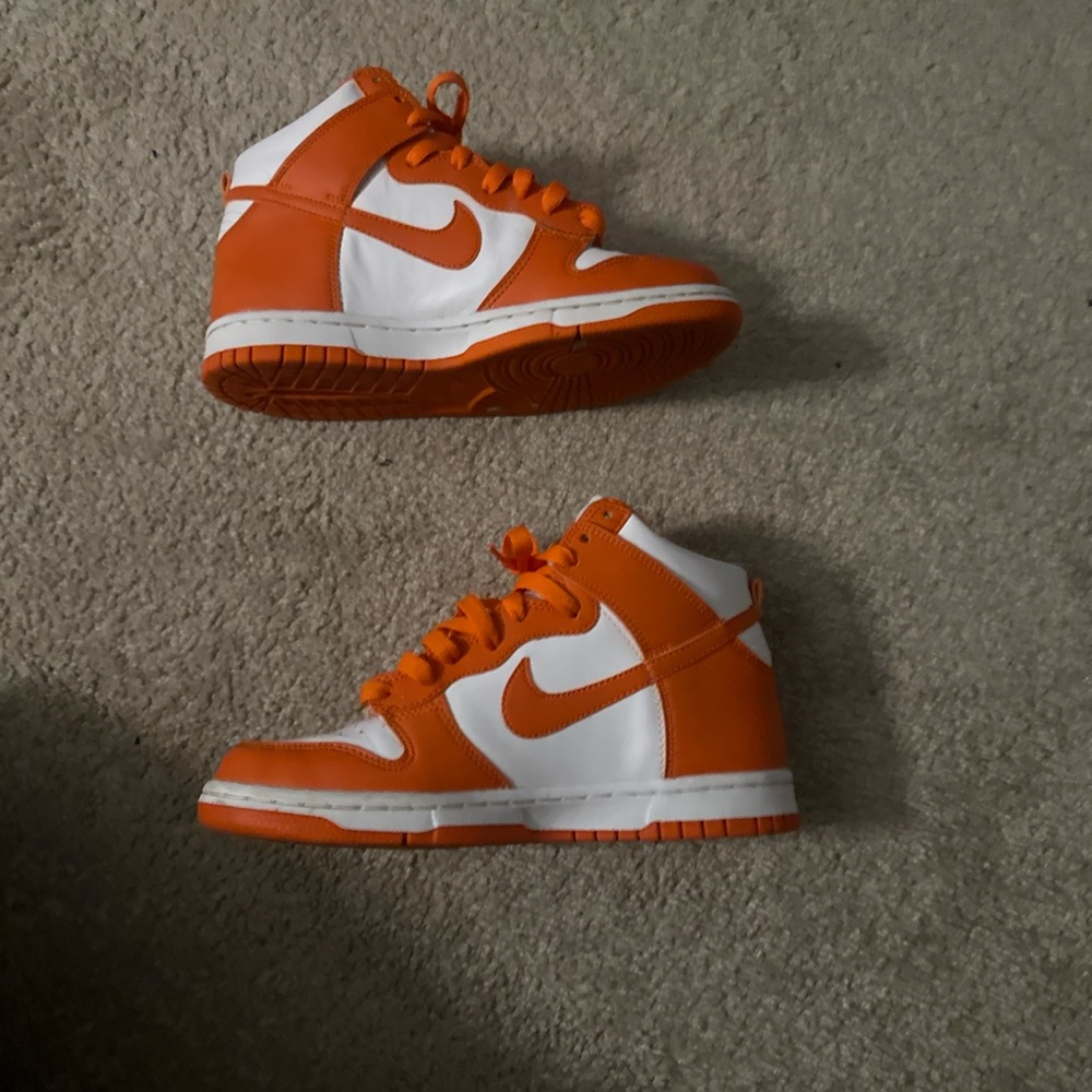 Syracuse dunks